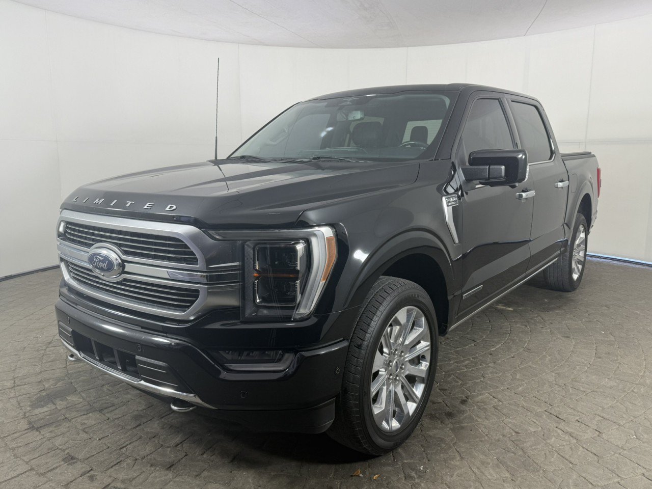 Certified 2023 Ford F150 Limited AWD/4WD image 3
