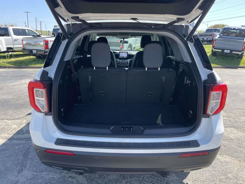 Certified 2024 Ford Explorer XLT image 10