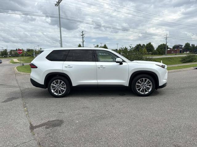 Used 2025 Toyota Grand Highlander AWD image 4