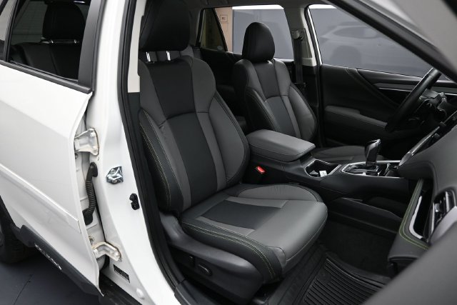 Used 2025 Subaru Outback Onyx Edition XT AWD/4WD image 28