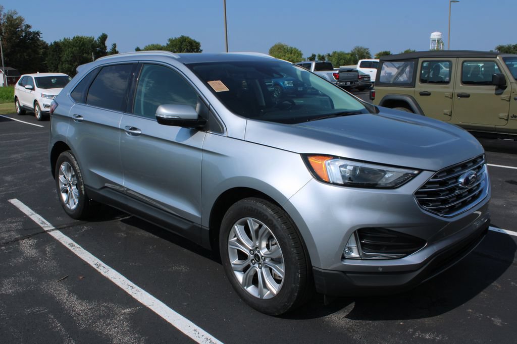 Certified 2024 Ford Edge Titanium AWD/4WD image 2