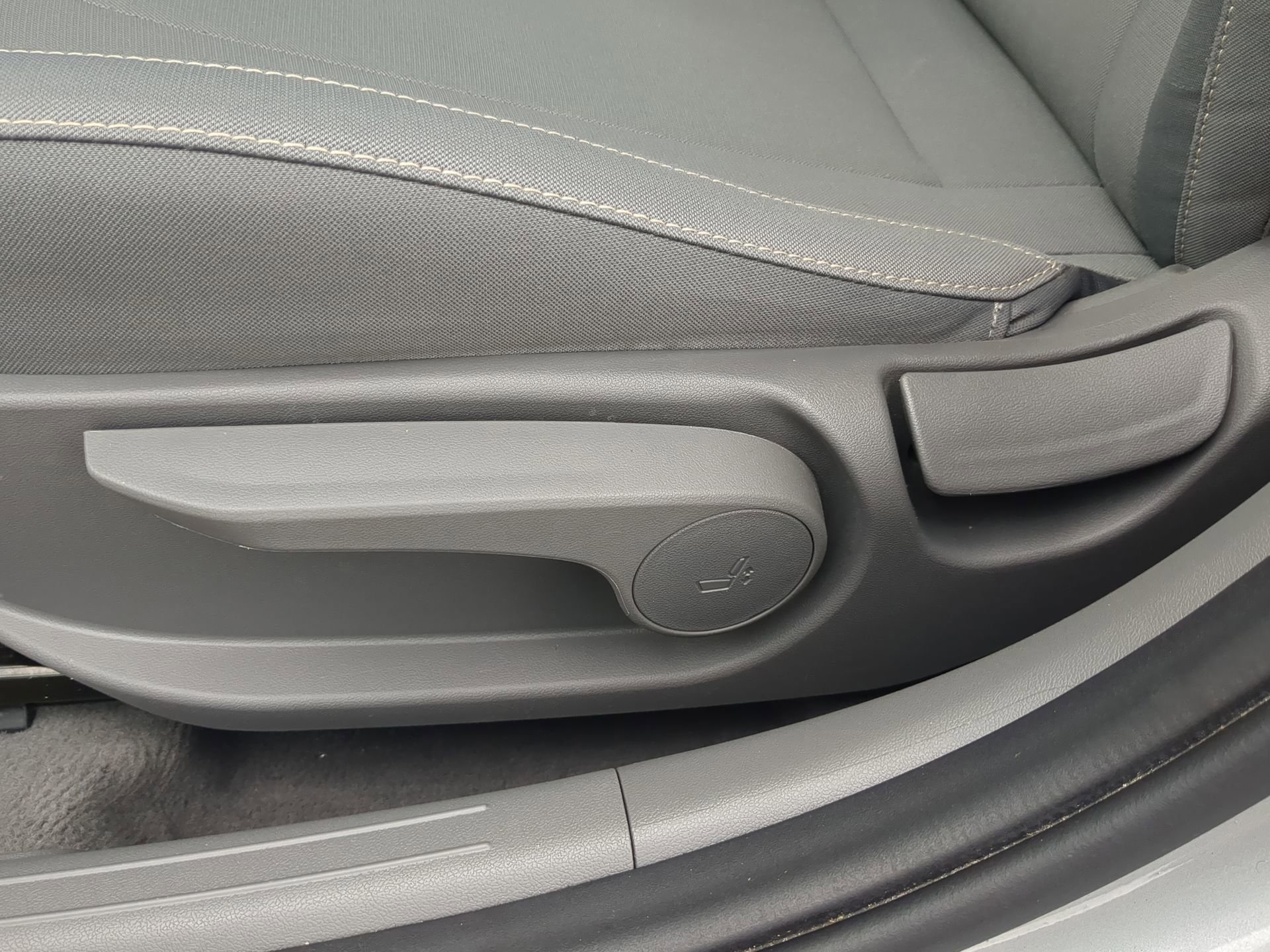 Used 2023 Hyundai Elantra SEL w/ Cargo Package image 47