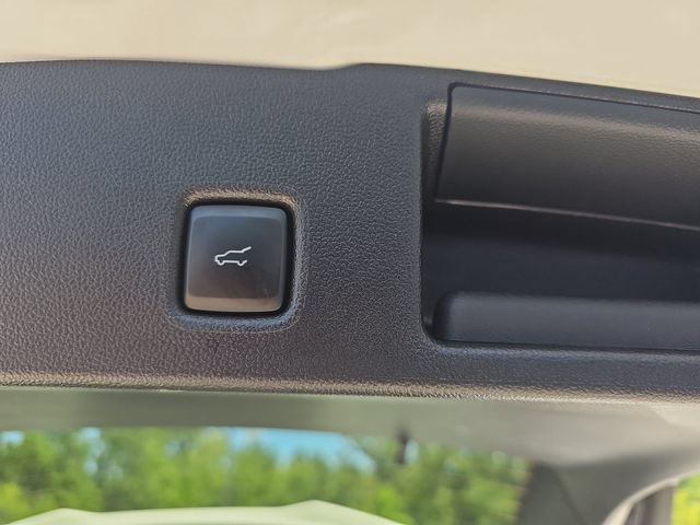 Certified 2025 Ford Escape ST-Line Select AWD/4WD image 13