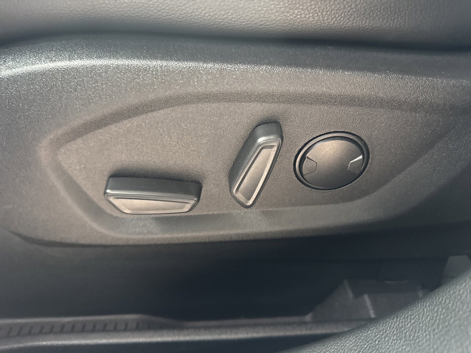 Certified 2024 Ford Edge SEL w/ Convenience Package image 24