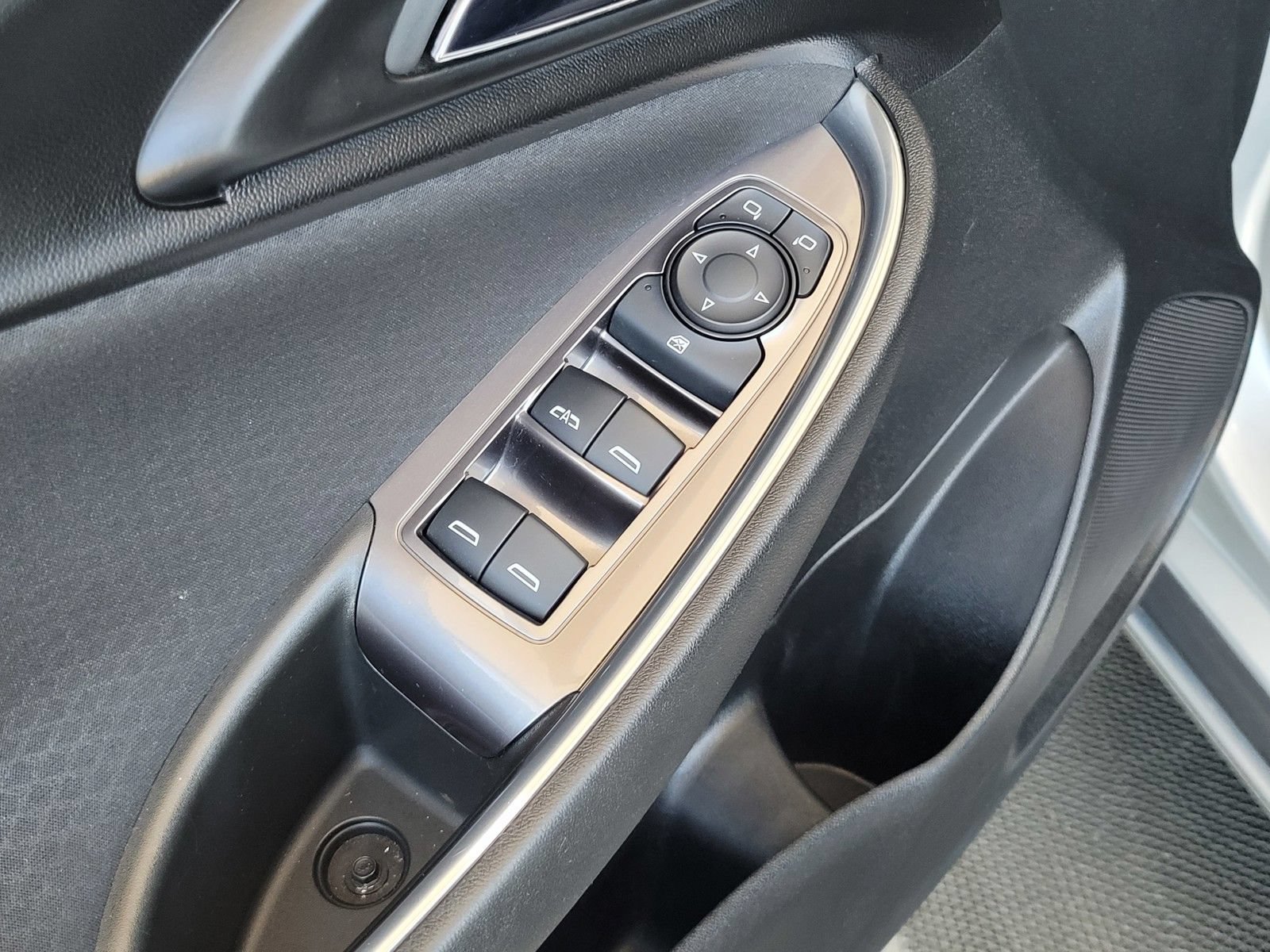 Used 2018 Chevrolet Malibu LT FWD image 17