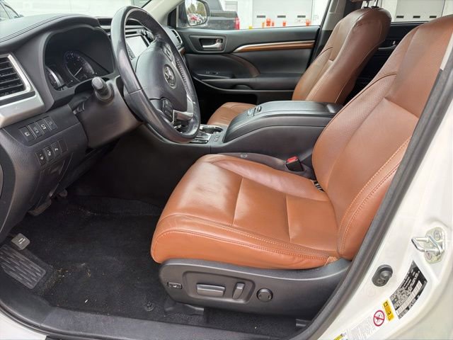 Used 2017 Toyota Highlander Limited Platinum image 23