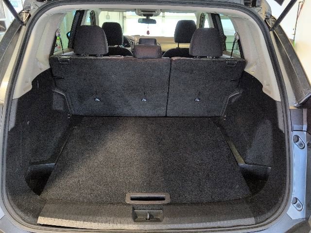 Used 2022 Nissan Rogue S AWD/4WD image 25