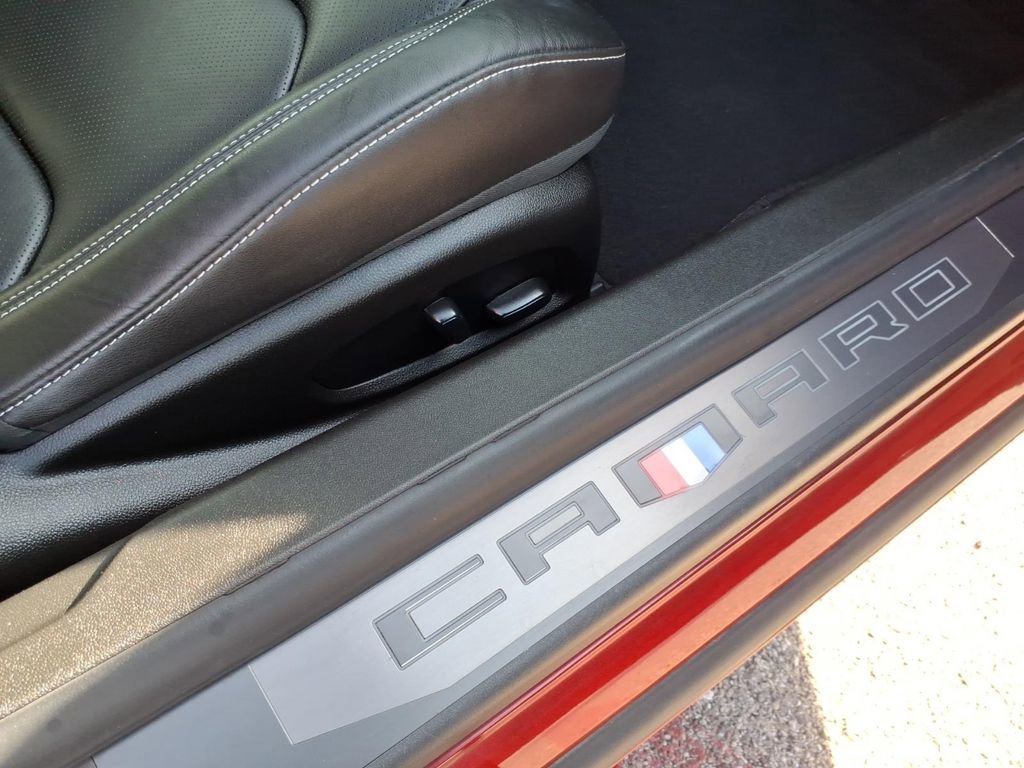 Used 2022 Chevrolet Camaro SS w/ Design Package 2 RWD image 7
