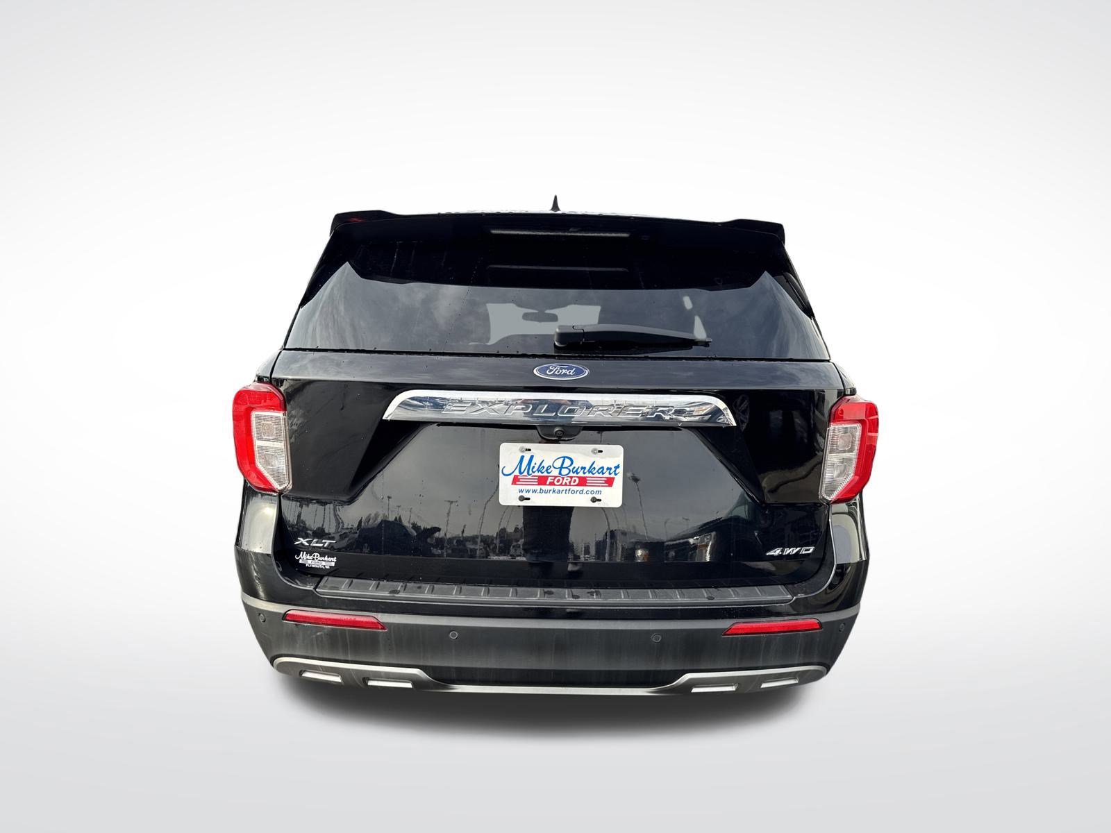 Certified 2022 Ford Explorer XLT w/ Equipment Group 202A image 6