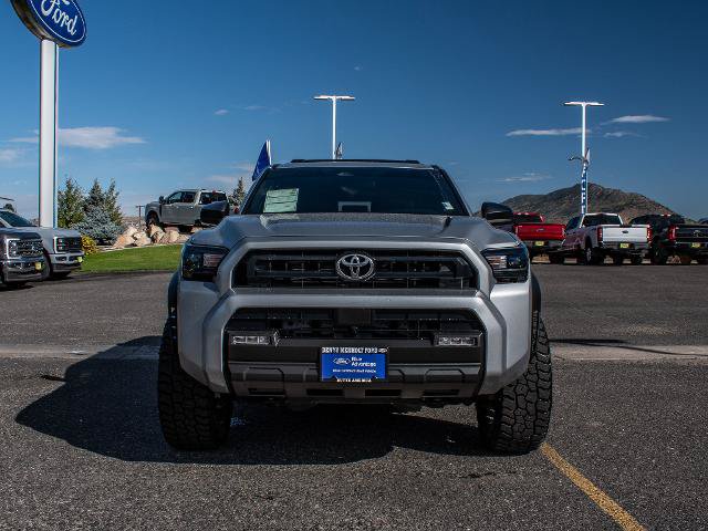 Used 2025 Toyota 4Runner SR5 AWD/4WD image 2