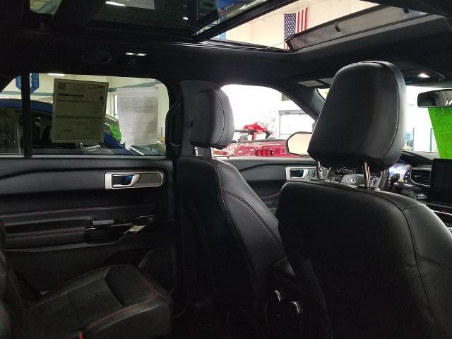 Certified 2023 Ford Explorer ST-Line w/ Class IV Trailer Tow Package image 12