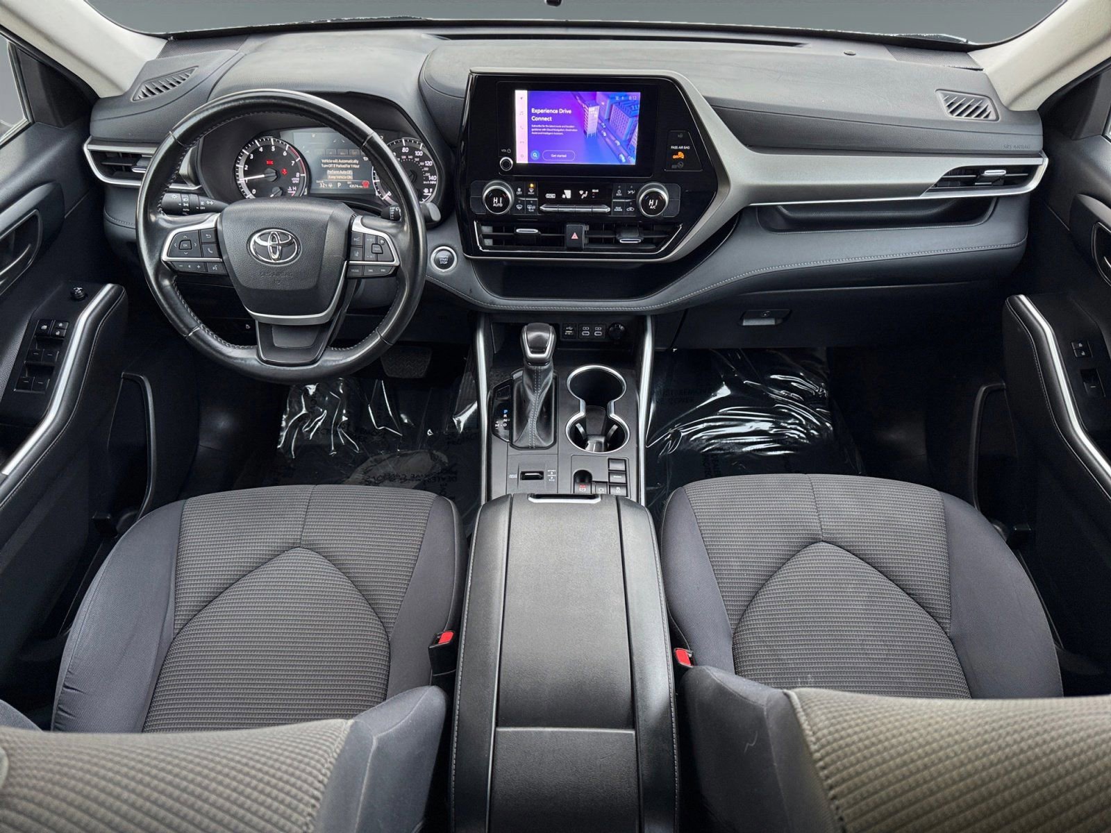 Used 2024 Toyota Highlander LE image 14