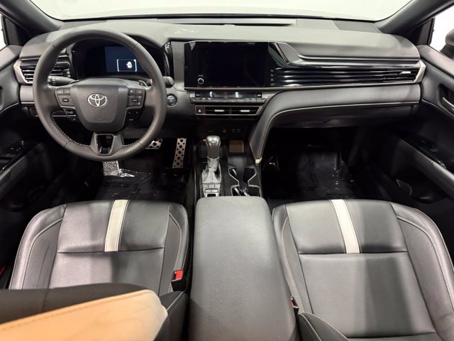 Used 2025 Toyota Camry SE FWD image 33