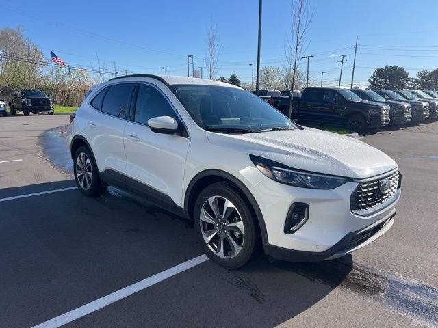 Certified 2023 Ford Escape Platinum AWD/4WD image 3