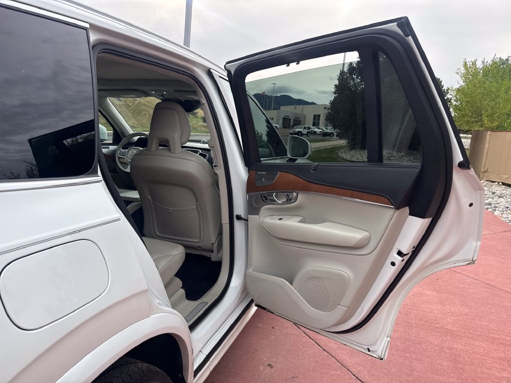 Used 2017 Volvo XC90 T8 Inscription w/ Luxury Package AWD/4WD image 23