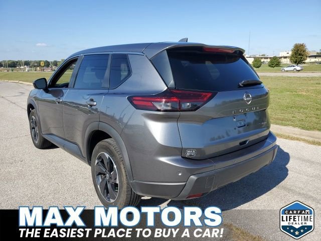 Used 2024 Nissan Rogue SV image 3
