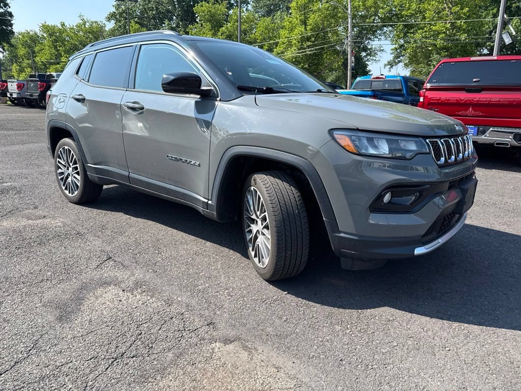Used 2023 Jeep Compass Limited w/ Elite Group AWD/4WD image 3