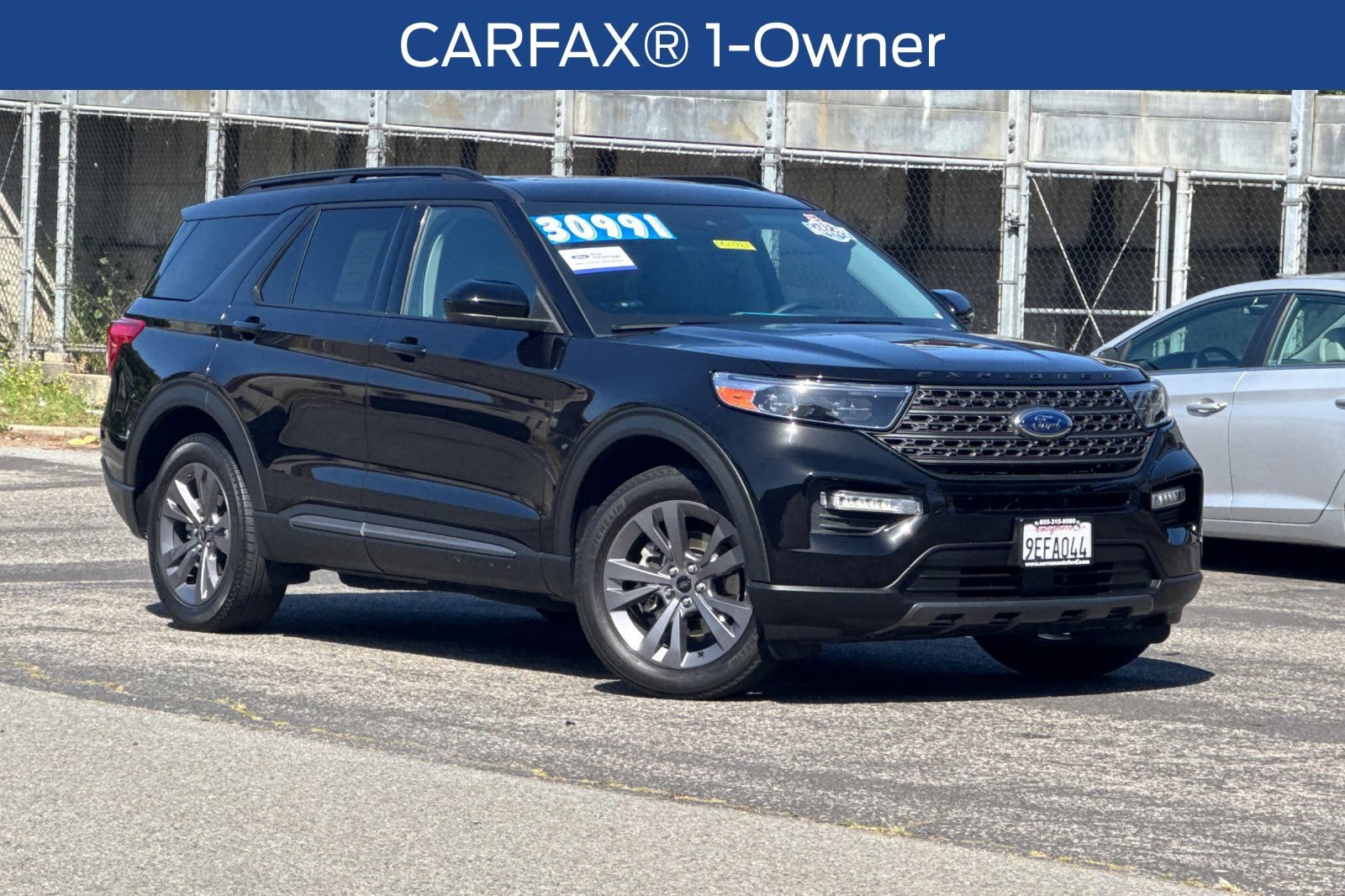 Certified 2022 Ford Explorer XLT w/ Equipment Group 202A AWD/4WD image 3