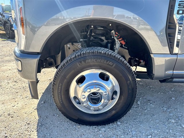 Certified 2025 Ford F350 Platinum w/ Platinum Plus Package image 23