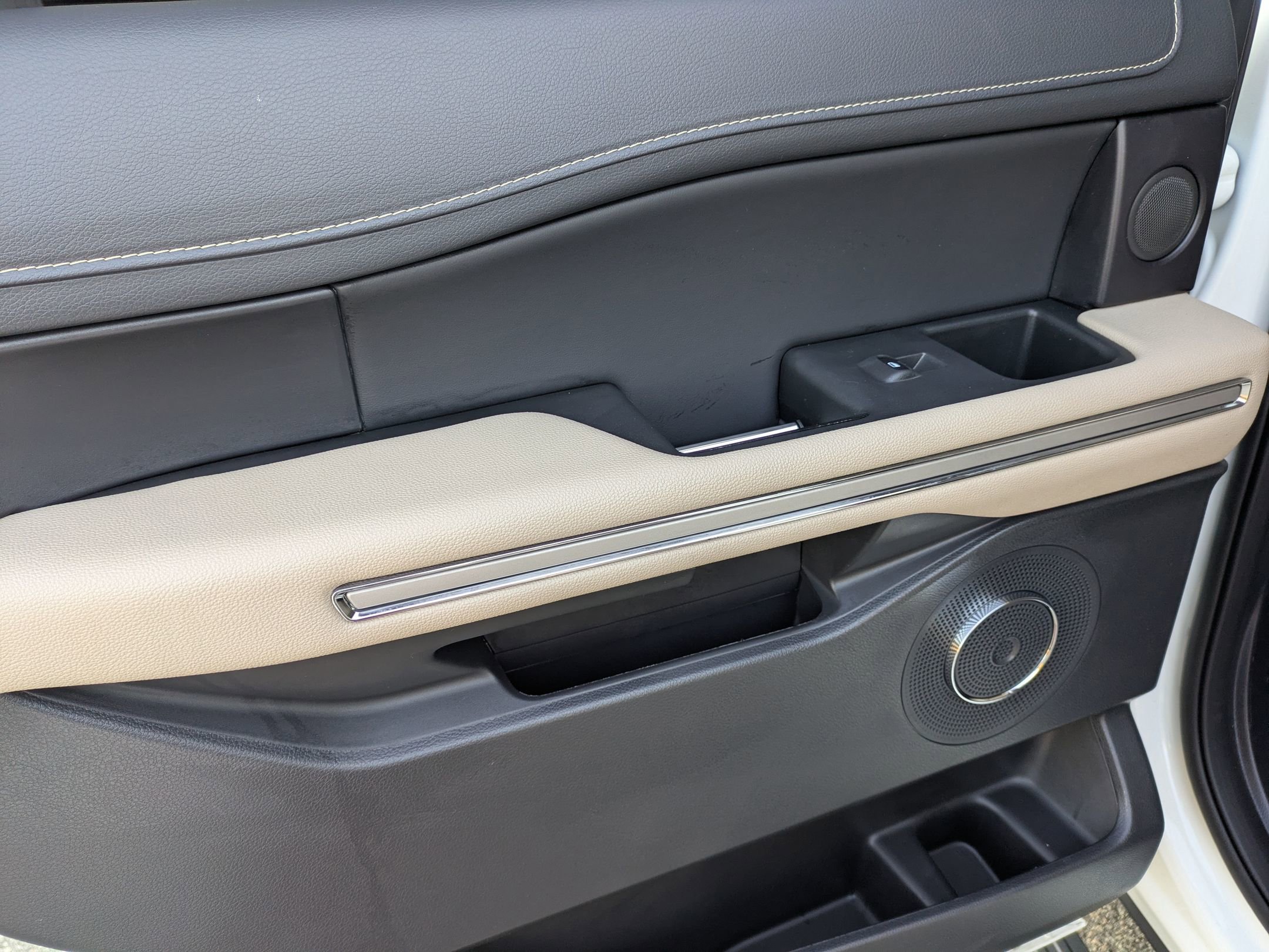 Certified 2024 Ford Expedition Limited image 26