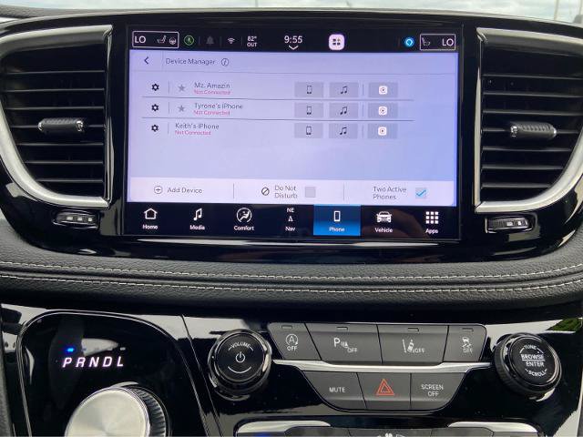 Used 2026 Chrysler Pacifica Limited FWD image 39