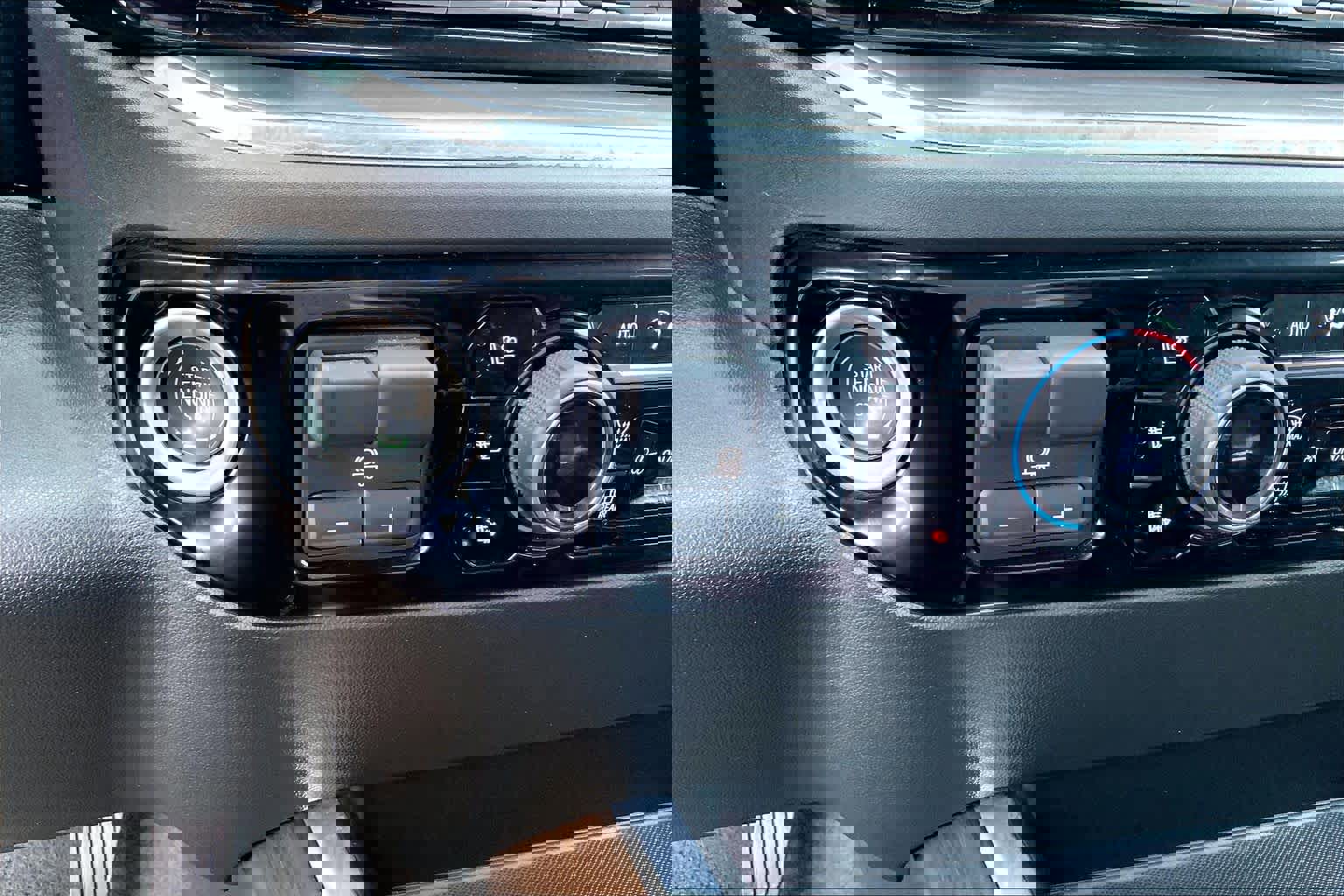 Used 2023 Chevrolet Silverado 1500 High Country w/ Technology Package image 30