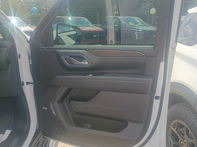 Used 2023 Chevrolet Suburban Premier AWD/4WD image 35