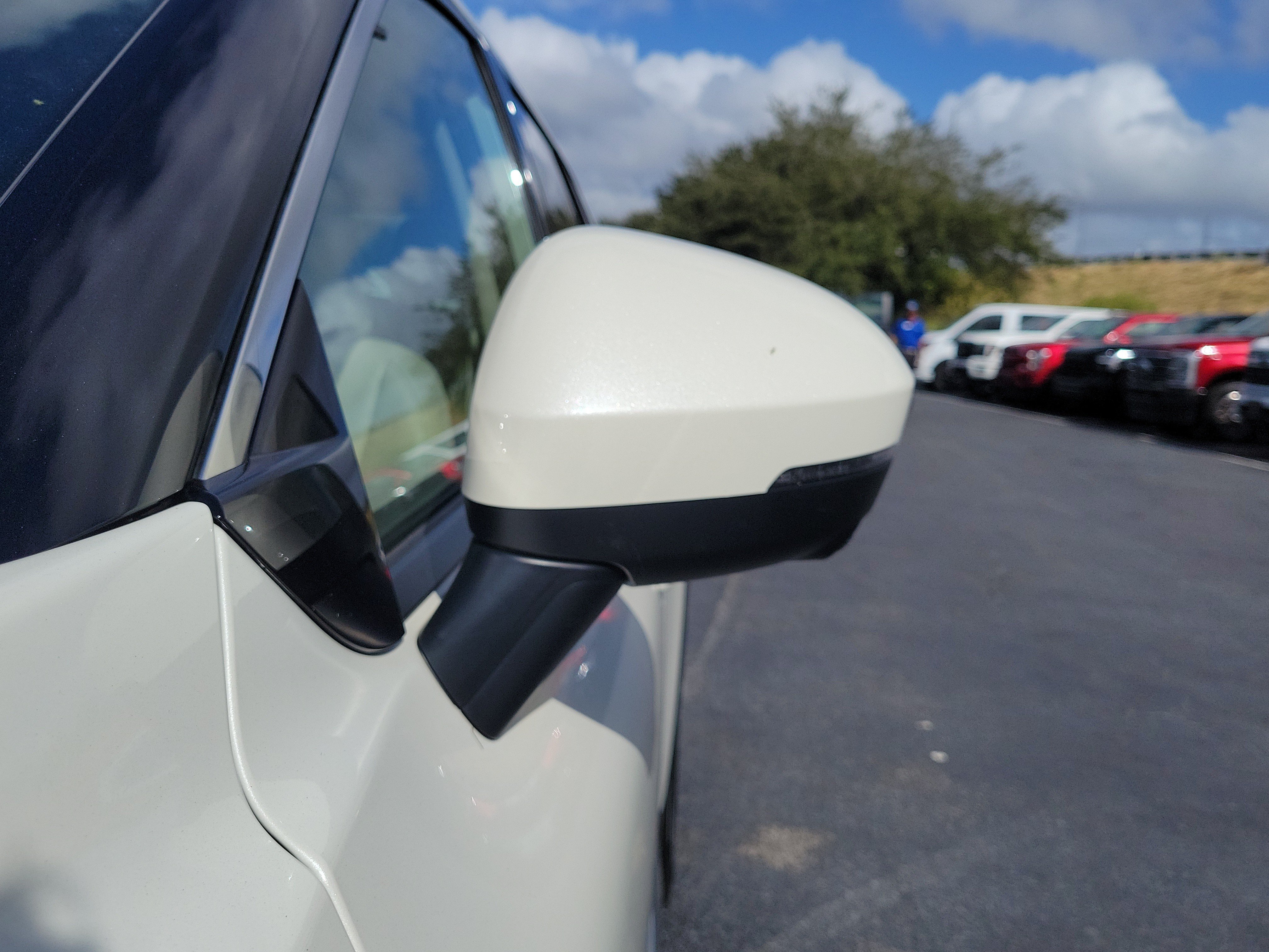 Used 2023 Nissan Rogue SL w/ SL Premium Package FWD image 4