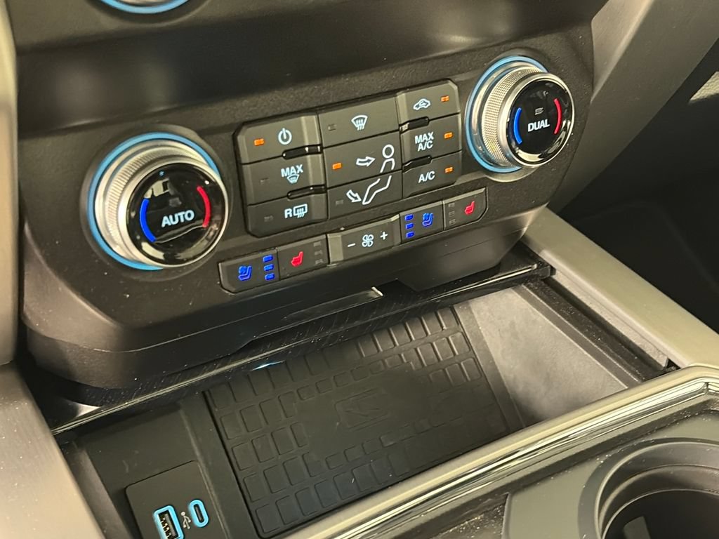 Certified 2020 Ford F250 Platinum w/ FX4 Off-Road Package AWD/4WD image 21