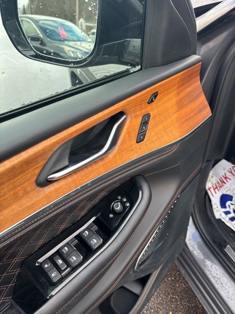 Used 2022 Jeep Grand Cherokee Summit image 14