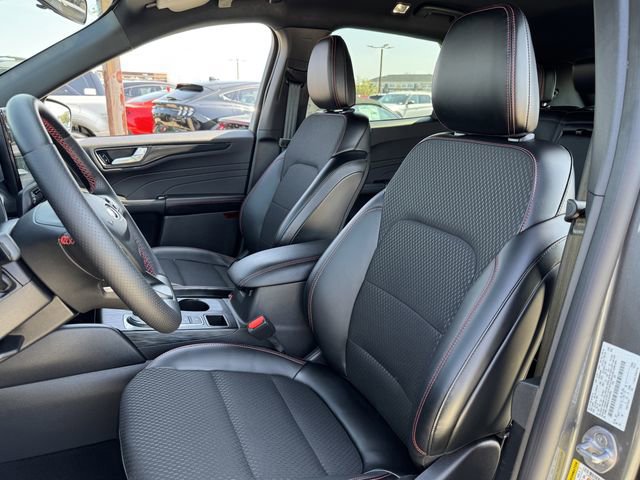 Certified 2025 Ford Escape ST-Line w/ Tech Pack #1 image 14