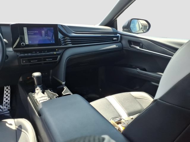 Used 2025 Toyota Camry SE FWD image 11