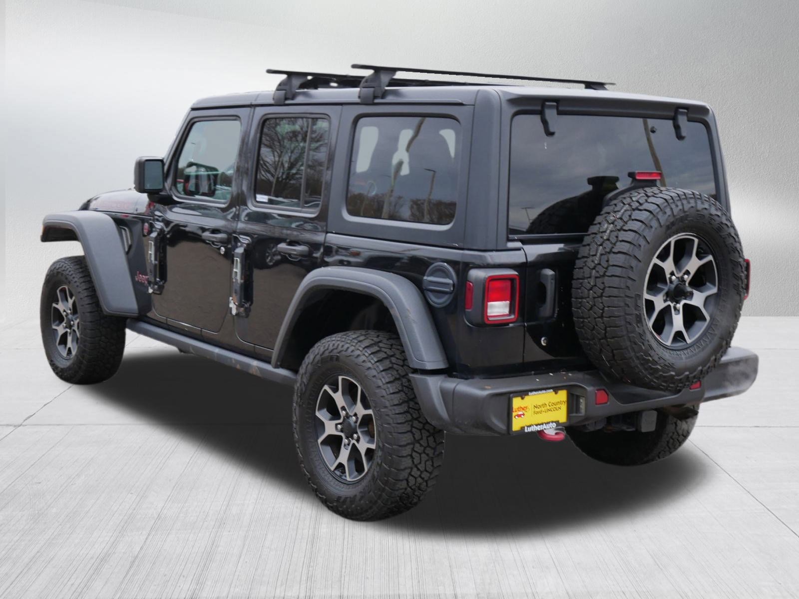 Used 2018 Jeep Wrangler Unlimited Rubicon w/ Cold Weather Group image 3