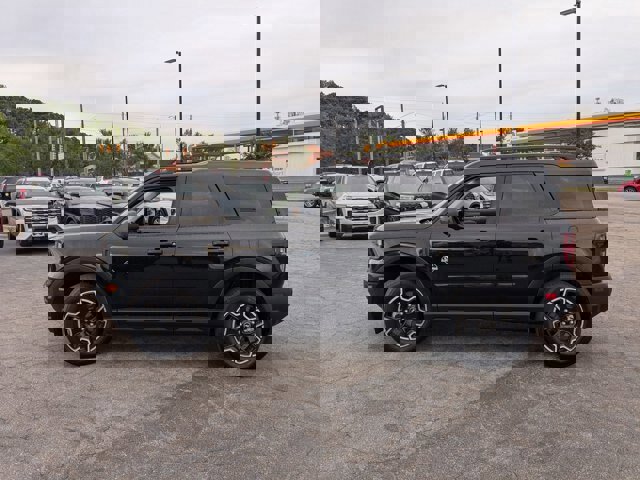 Certified 2025 Ford Bronco Sport Outer Banks w/ Outer Banks Tech Package+ image 2