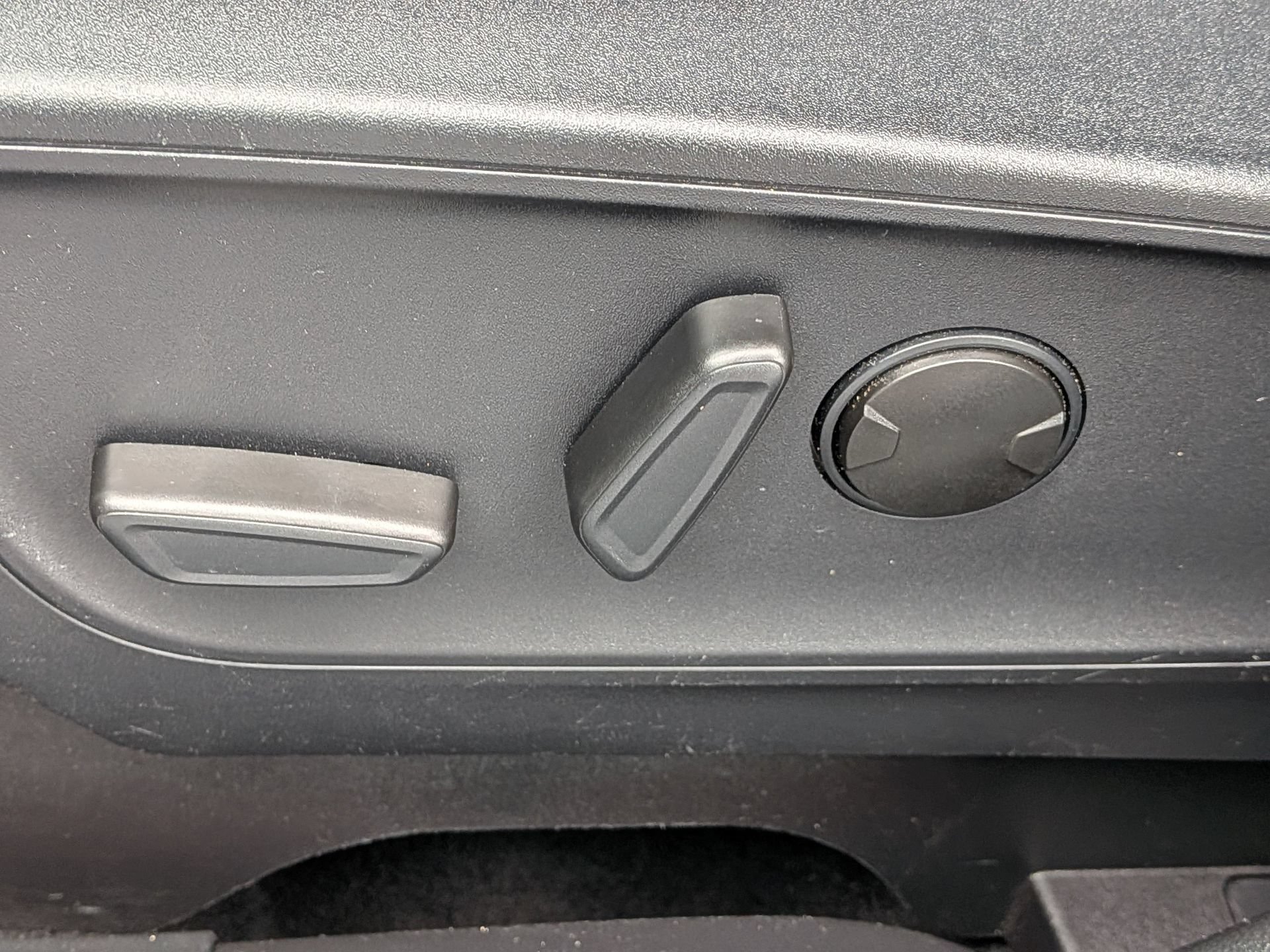 Certified 2025 Ford Escape ST-Line FWD image 22