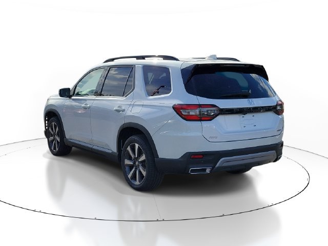 Used 2024 Honda Pilot Touring image 4