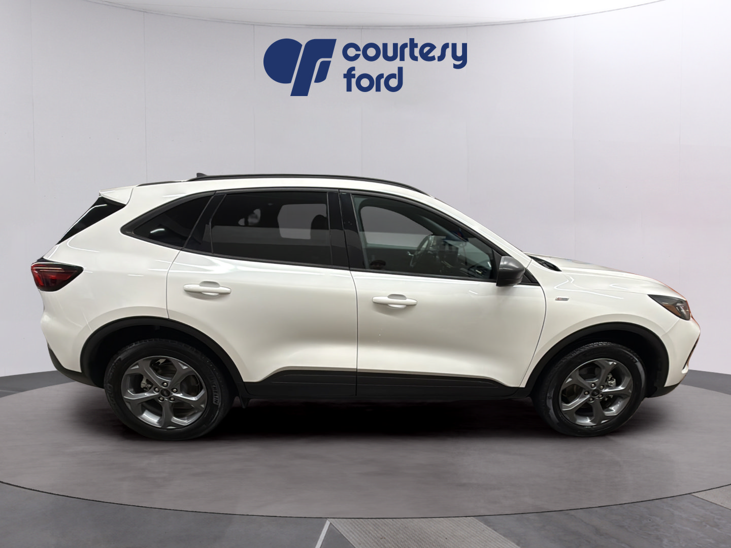 Certified 2025 Ford Escape ST-Line w/ Tech Pack #1 AWD/4WD image 8