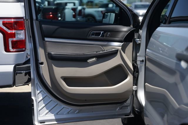 Certified 2018 Ford Explorer FWD image 32
