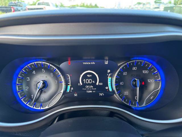 Used 2023 Chrysler Pacifica Touring-L FWD image 19