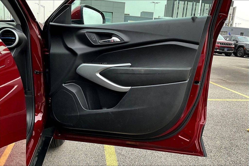 Used 2024 Chevrolet Trax LS w/ LS Convenience Package image 22