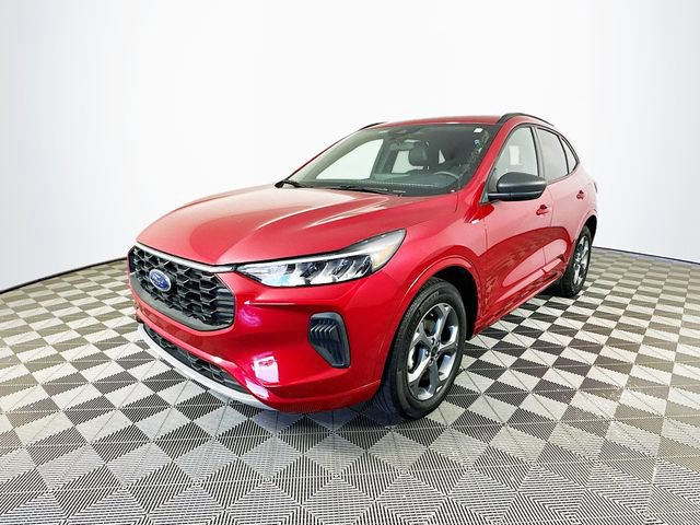 Certified 2023 Ford Escape ST-Line w/ Tech Pack #1 AWD/4WD image 6
