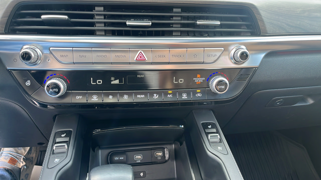 Used 2022 Kia Telluride SX w/ SX Prestige Package AWD/4WD image 16