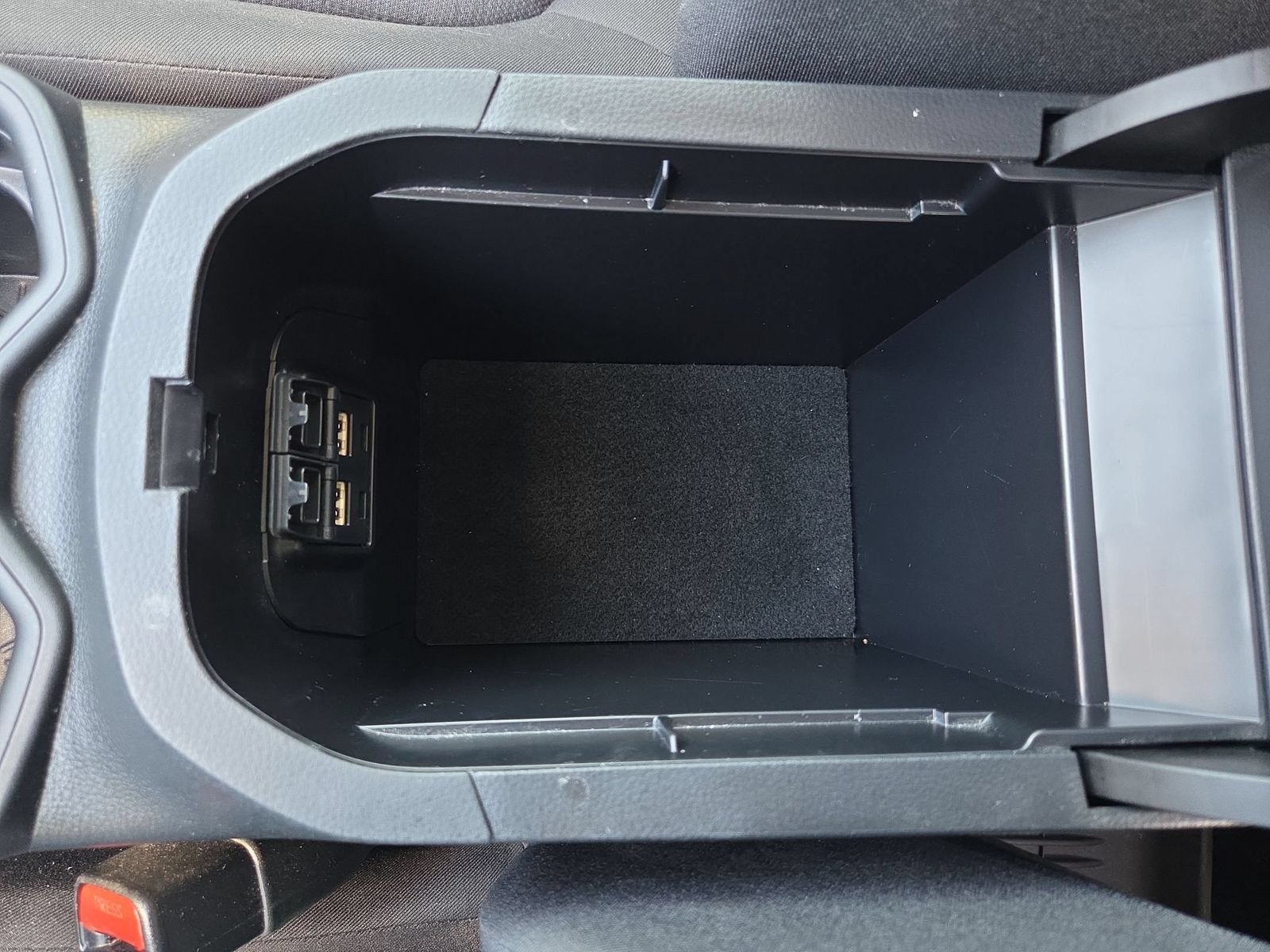 Used 2019 Toyota RAV4 XLE w/ Convenience Package FWD image 19