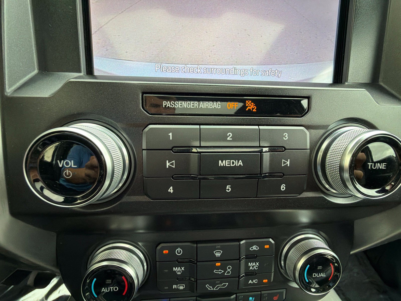 Certified 2020 Ford F150 Platinum w/ Equipment Group 701A Luxury AWD/4WD image 25