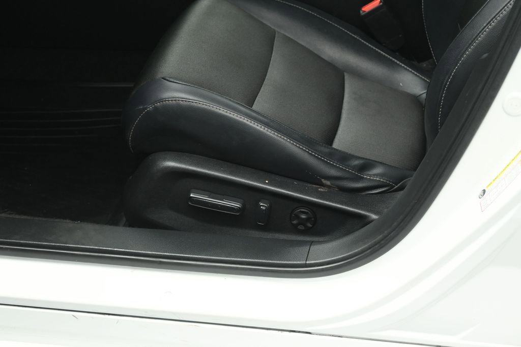 Used 2018 Honda Accord Sport image 8