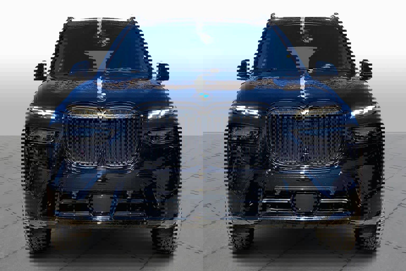 Used 2025 BMW X7 xDrive40i w/ Executive Package image 6