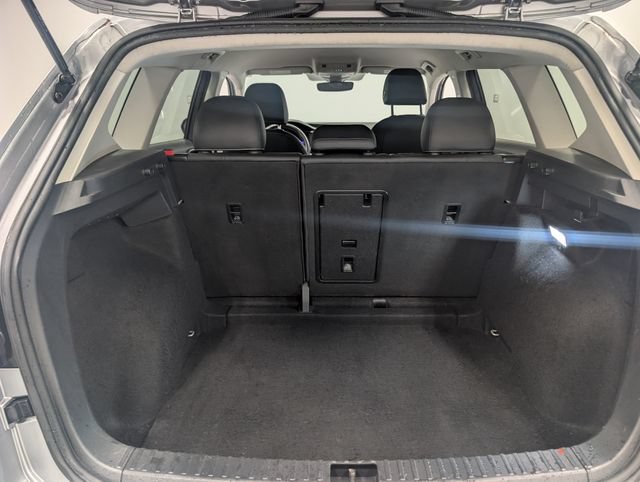 Used 2024 Volkswagen Taos SE FWD image 31