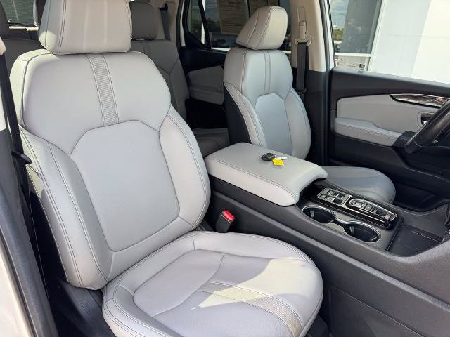 Used 2025 Honda Pilot Touring image 11