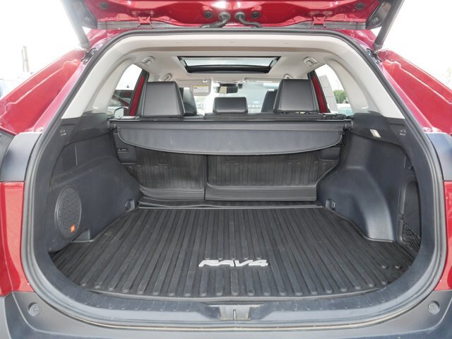 Used 2022 Toyota RAV4 Limited AWD/4WD image 17