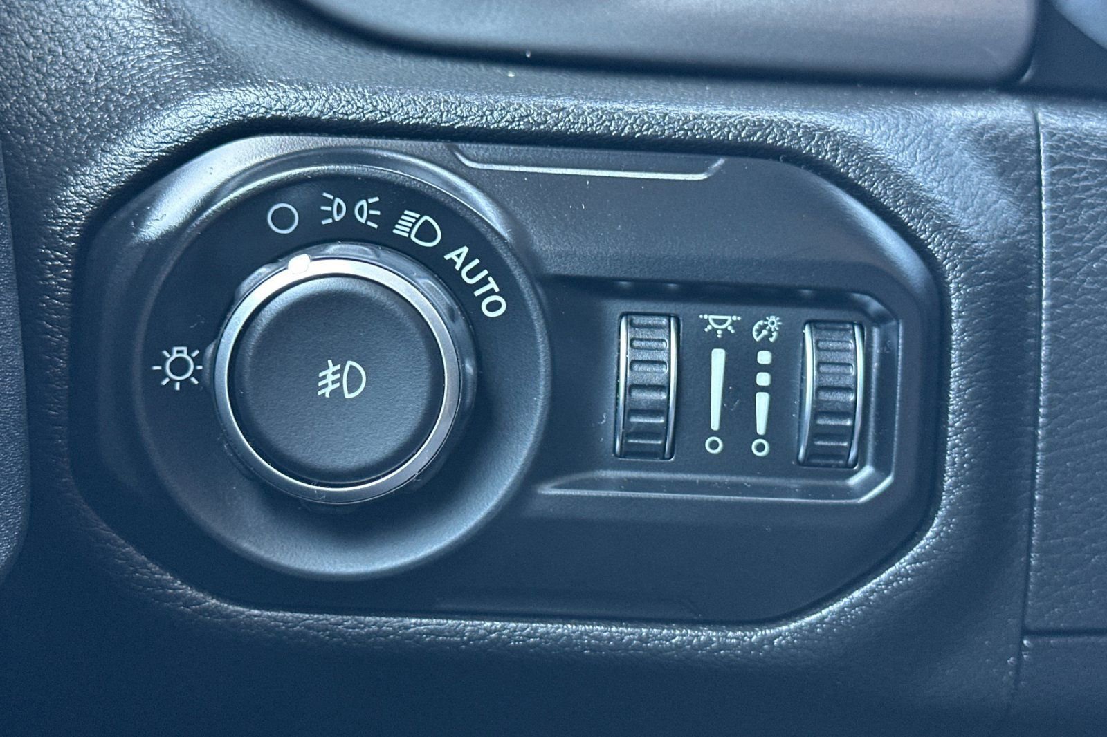 Used 2020 Jeep Wrangler Unlimited Sport S AWD/4WD image 40